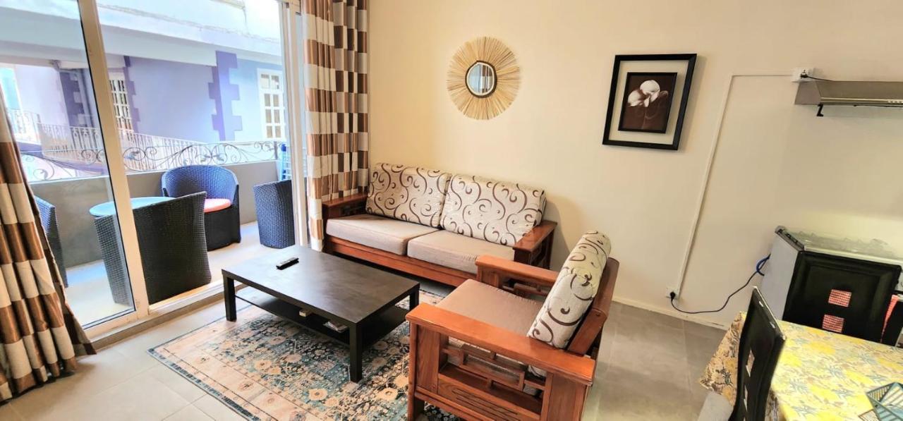 Number 5, Pebble Bay Appartments 格兰贝伊 外观 照片